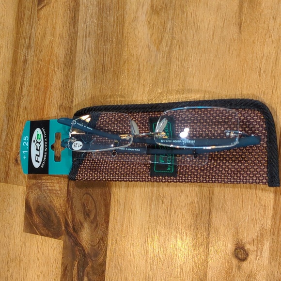 NWT Flex2 readers with a twist - Picture 4 of 4